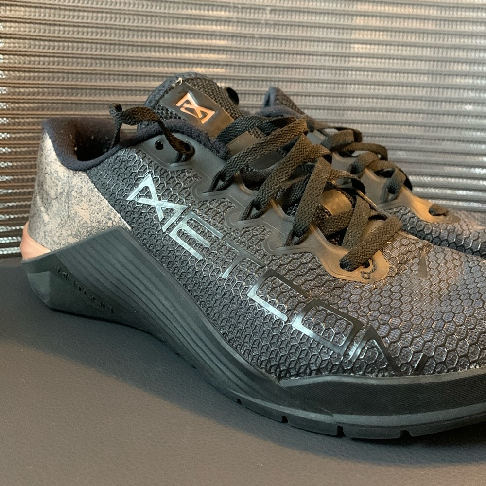 Nike Metcon 5 for women size 7. Used very gently a handful of times